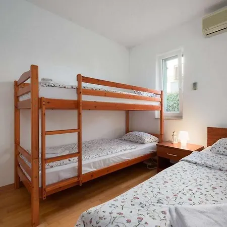 Vikendica With 4 Bedrooms *