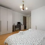 בית נופש With 4 Bedrooms פורץ