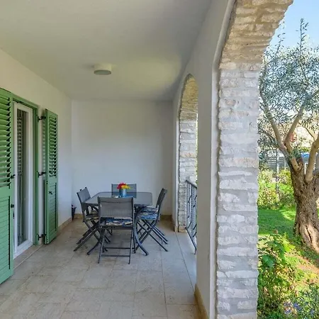 Nyaraló With 4 Bedrooms *