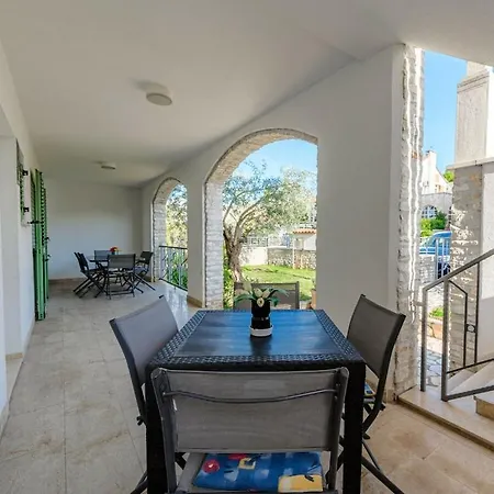 Tatil Evi With 4 Bedrooms