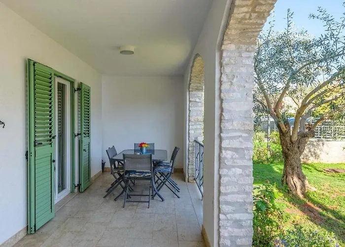 Holiday home With 4 Bedrooms *