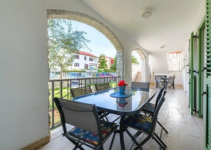 Holiday home With 4 Bedrooms *