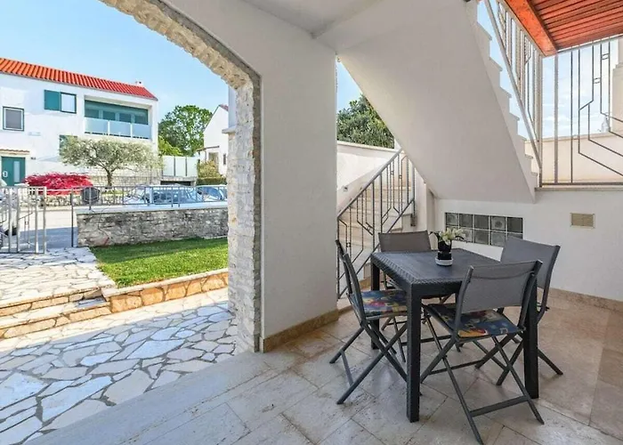 Nyaraló With 4 Bedrooms