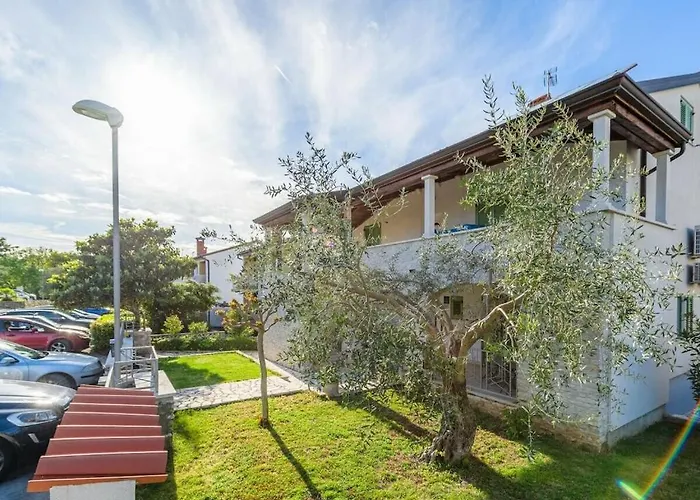 With 4 Bedrooms Holiday home *