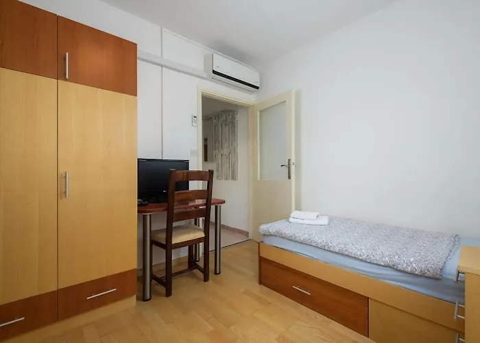 Holiday home With 4 Bedrooms