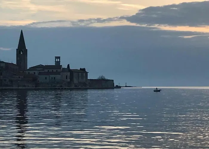 With 4 Bedrooms Nyaraló Poreč