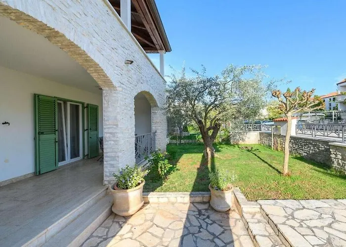 Semesterbostad With 4 Bedrooms Poreč